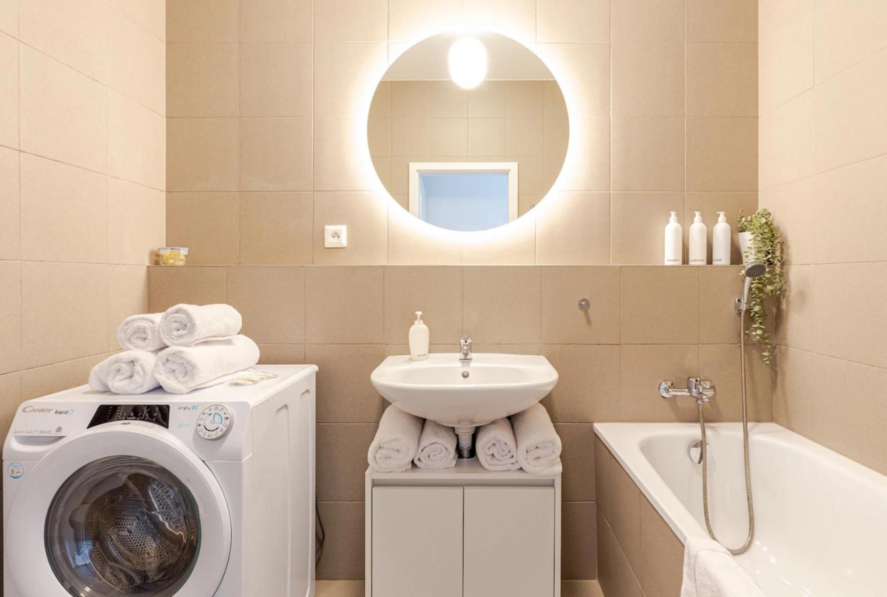 Magnolie Suite Presidential Garden Free Parking 브라티슬라바 외부 사진